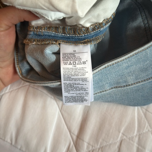 Old navy light wash - Picture 5 of 5